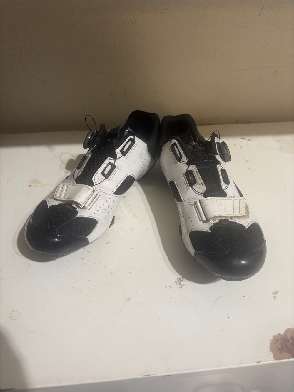 Giro Kids White and Black Cycling Sneakers